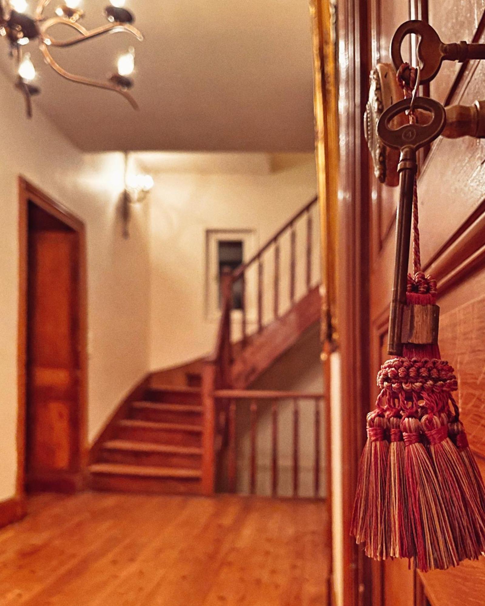 Petit Chateau Le Piot Bed & Breakfast Fleurance Exterior photo