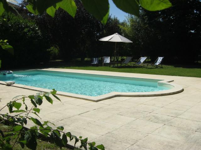 Petit Chateau Le Piot Bed & Breakfast Fleurance Exterior photo