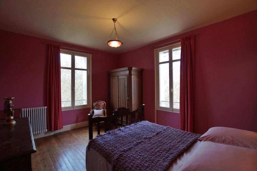 Petit Chateau Le Piot Fleurance Room photo